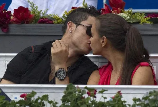 Cristiano-Ronaldo-Kiss